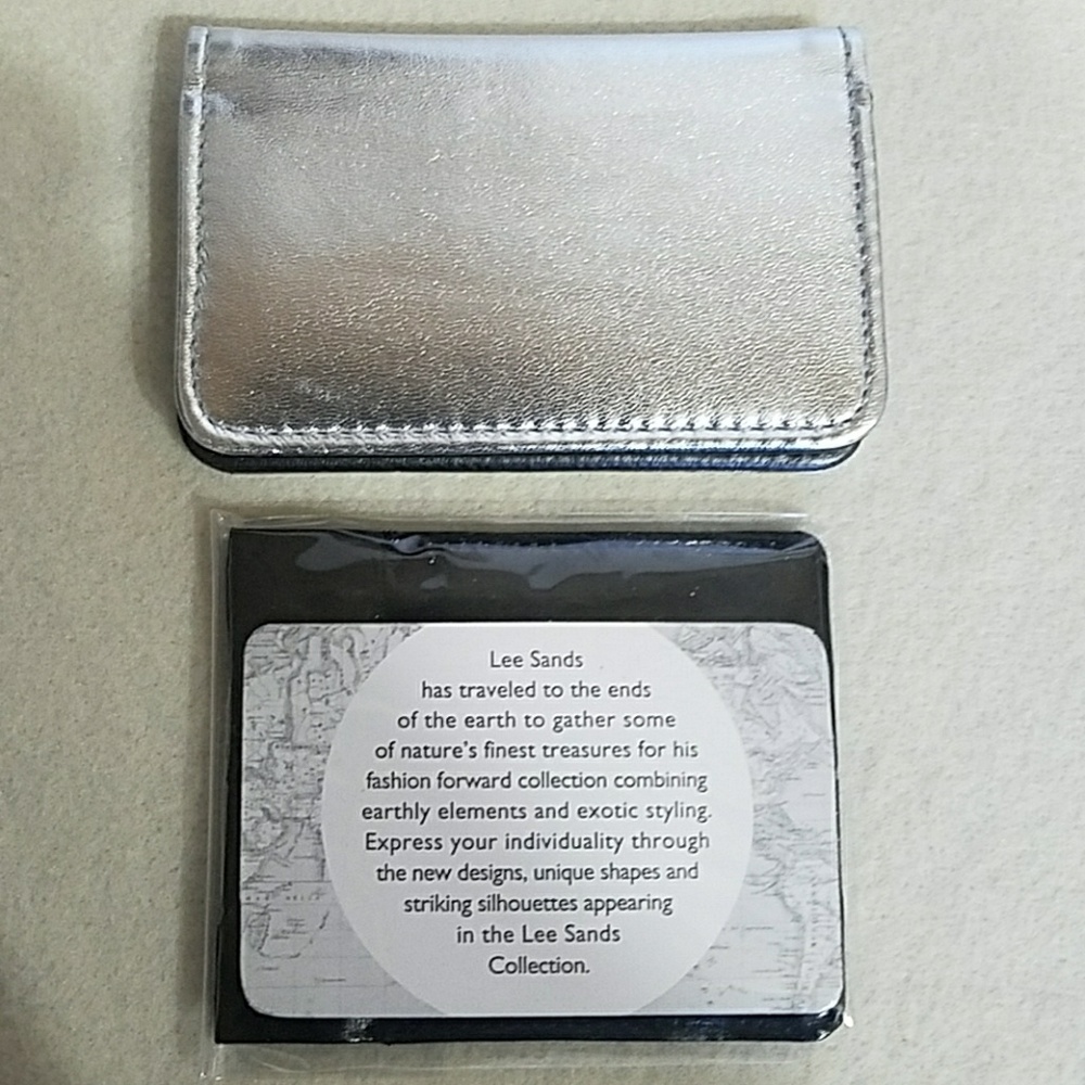 Lee's Sands Coin Case and Bare Escentia Purse Fold
